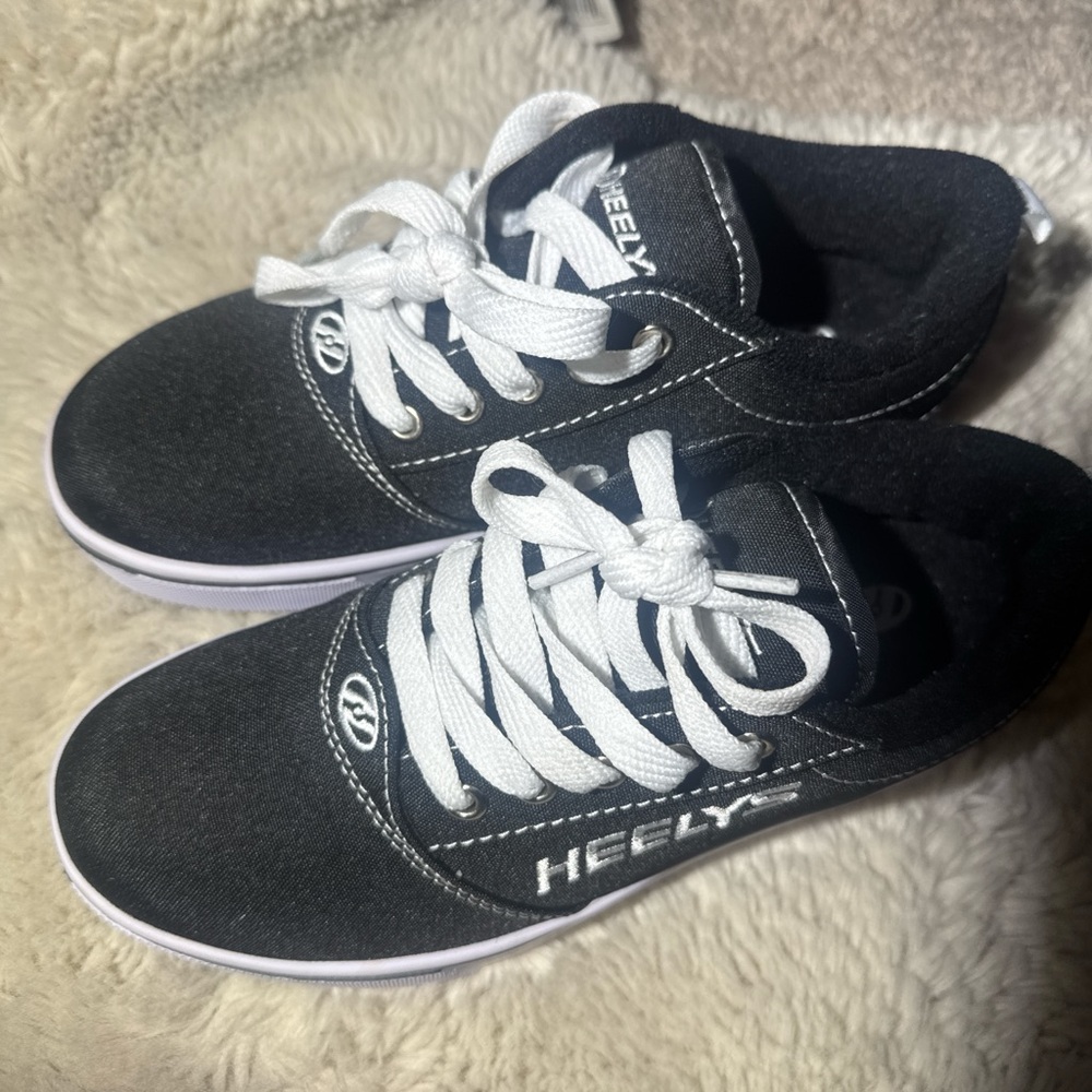 Heelys Kids Black and White Sneakers